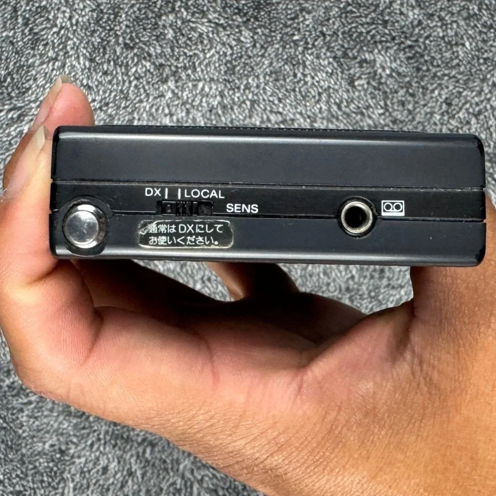 Sony ICF-SW1 World Band Receiver FM LW MW SW PLL Synthesized Radio Black Japan